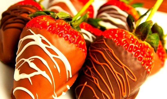 Chocolate Covered Strawberries by ranzino on Flickr.
