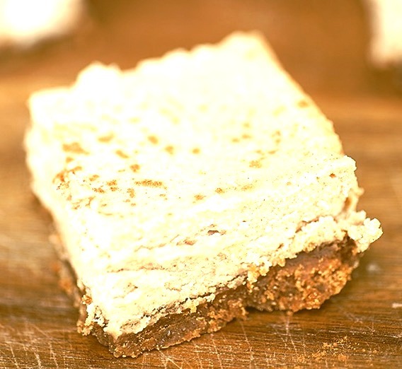 Cinnamon Cheesecake with Biscoff Cookie Crust