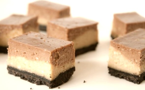 Peanut Butter and Nutella Cheesecake Bars