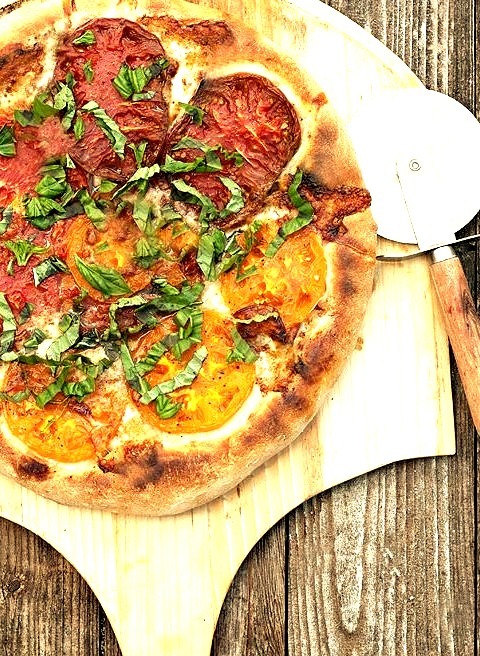 heirloom tomato pizza